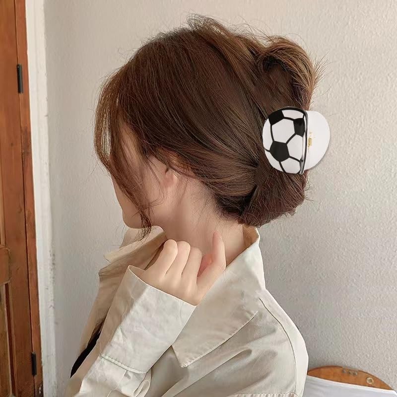 ShiQiao Spl worn at game demonstrating sporty style and fandom benefit