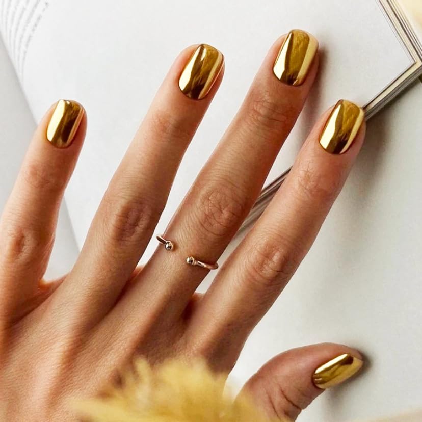 SHIQIXIANNV close-up of gold mirror finish highlighting glossy shine