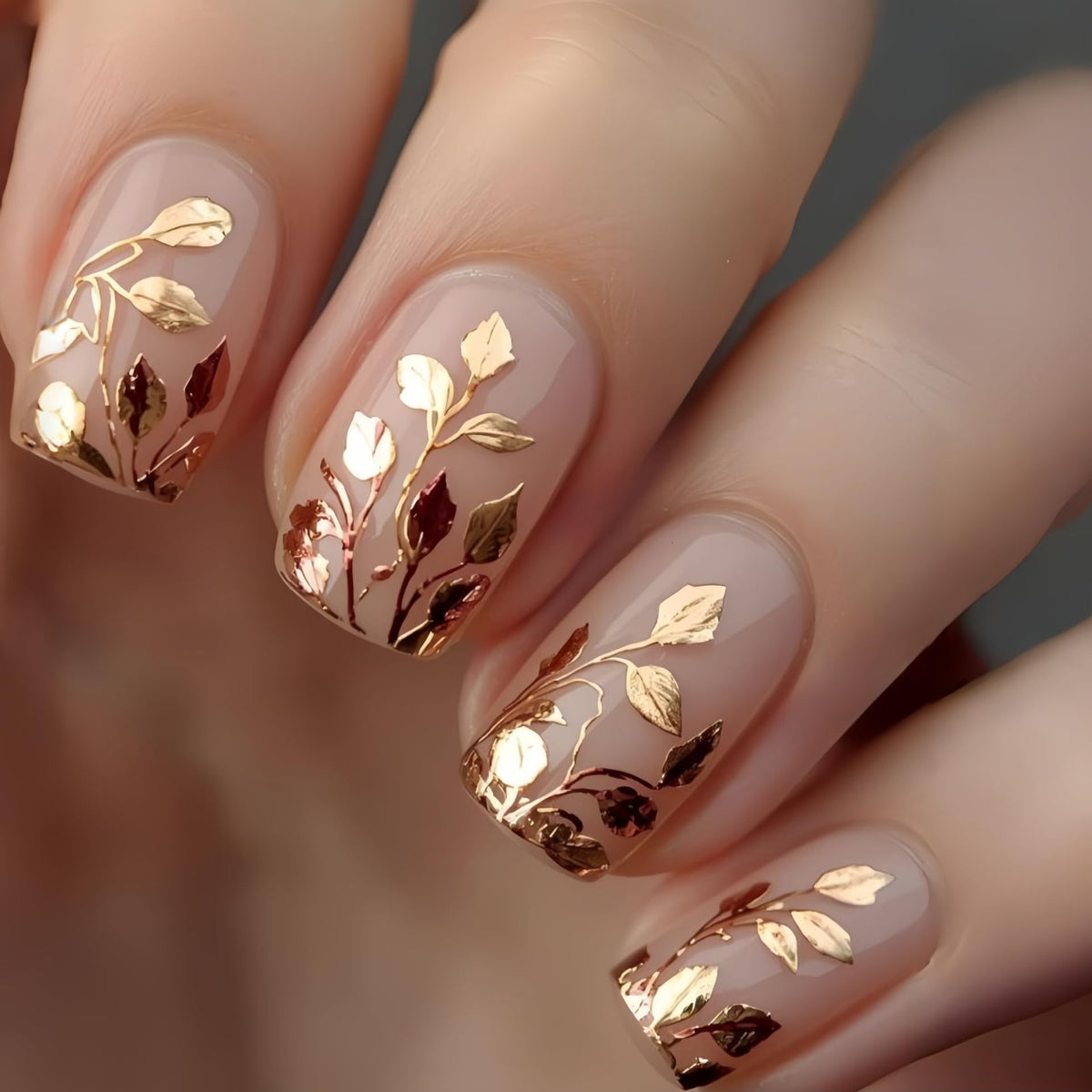 SHIQIXIANNV front packaging showing 24-piece gold leaf nail kit benefit easy setup