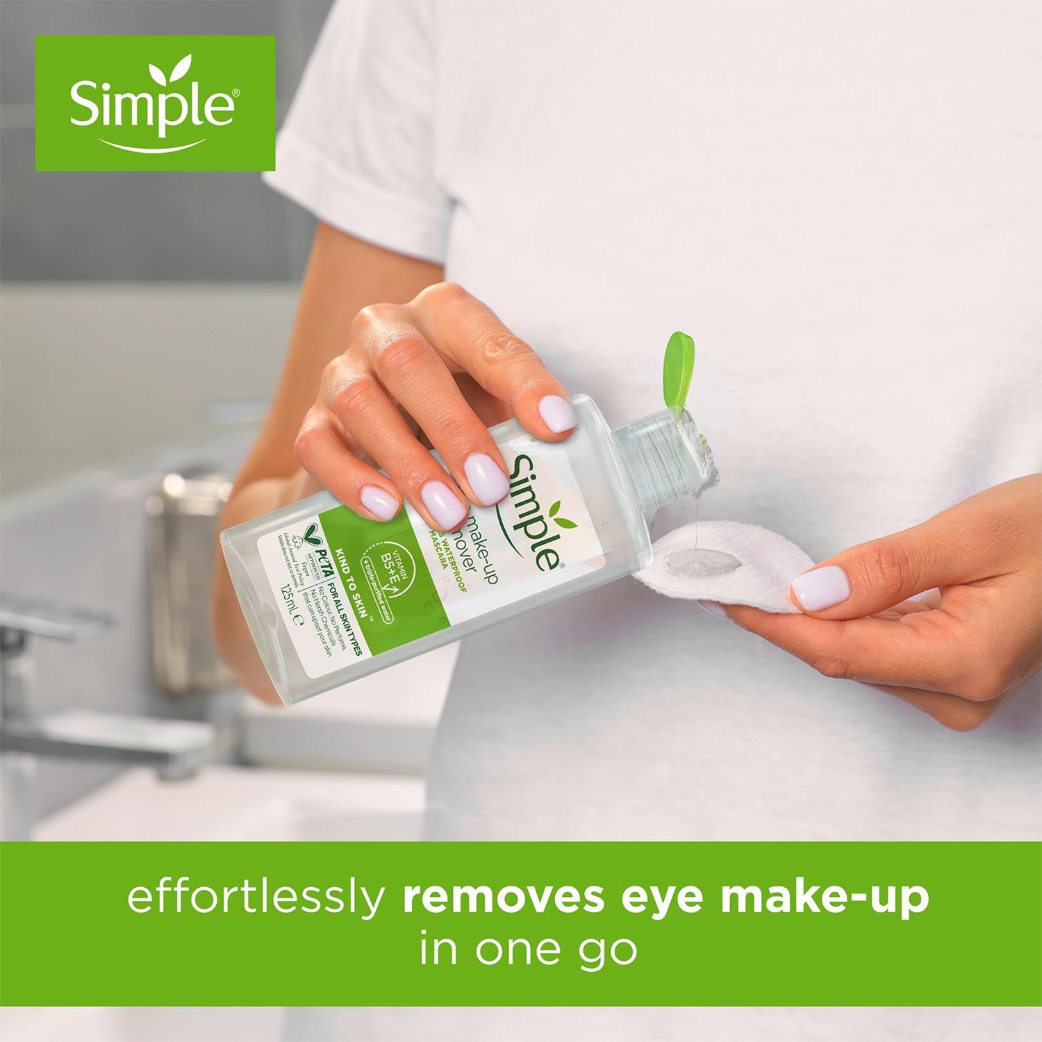 Simple removing waterproof mascara on lashes, effectively dissolves makeup benefit
