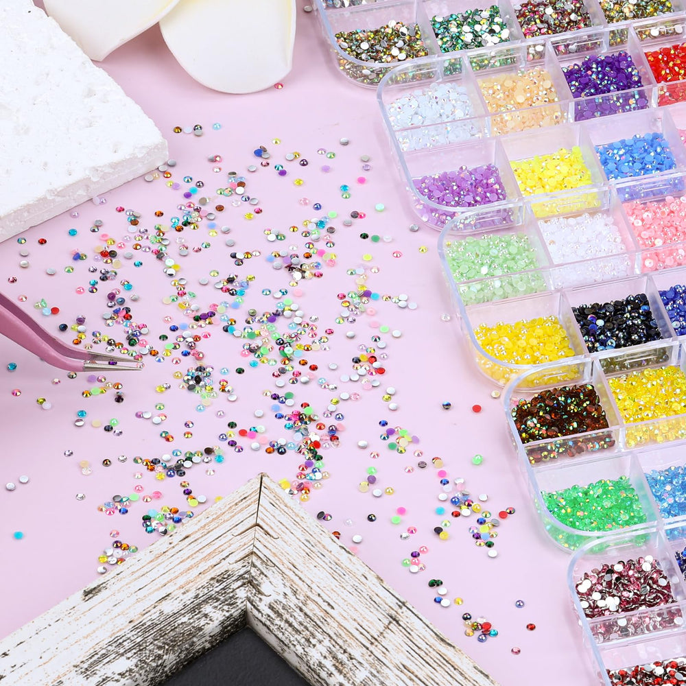 sinyanail rhinestones applied to nails demonstrating polished nail design