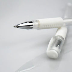 SIPUTIANLU artist using pen to map eyebrows in a studio for controlled results