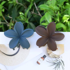 Sisiaipu worn at beach setting adding tropical style to casual looks benefit