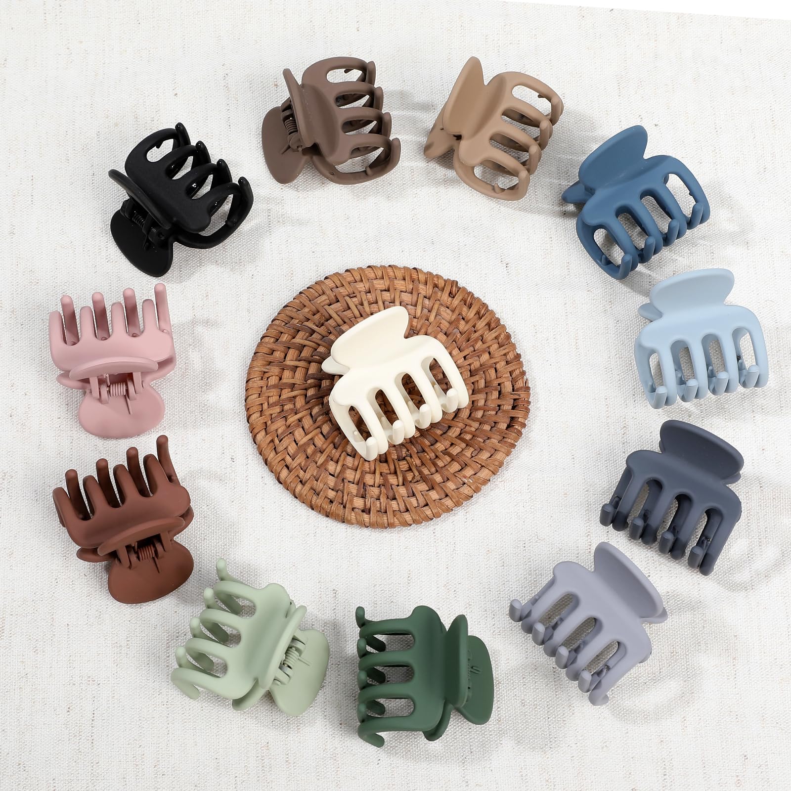 Sisiaipu clip holding a small bun in use showing practical everyday styling
