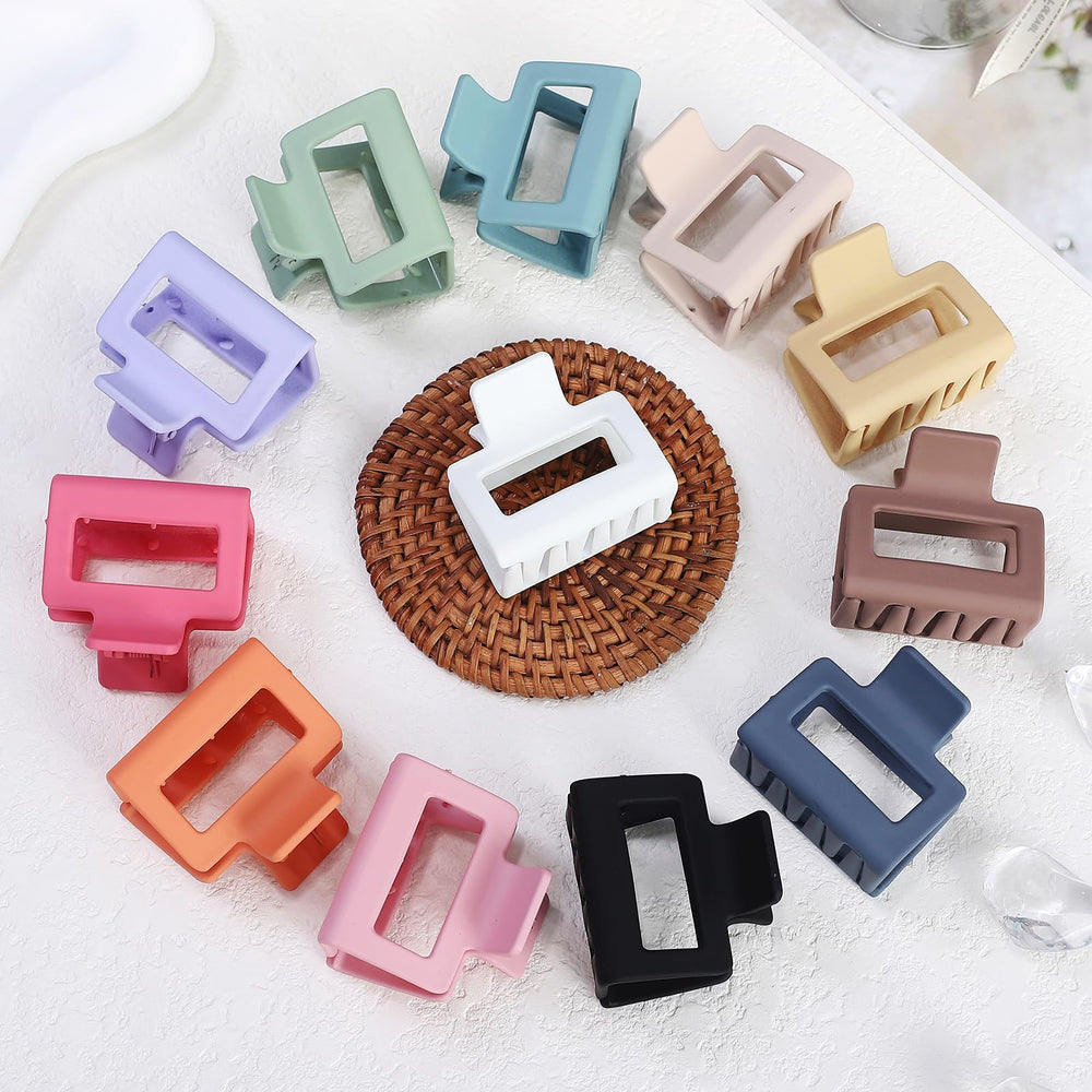 Sisiaipu clip held in hand to show 2-inch scale and portable ease