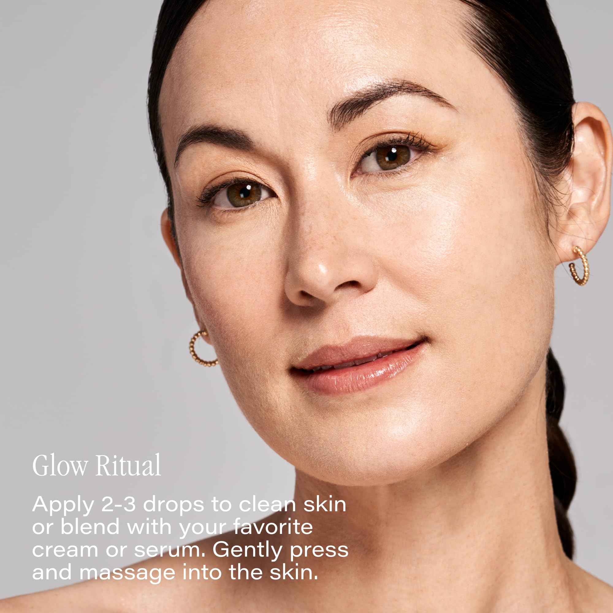 SKINN ingredients display with Manuka honey and vitamin C for brightening