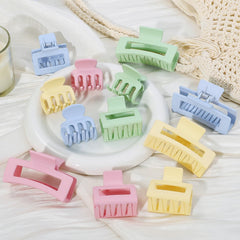 SMKSL medium clip side profile demonstrating shape and everyday styling benefit