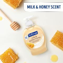 softsoap pump close-up with creamy texture that moisturizes hands