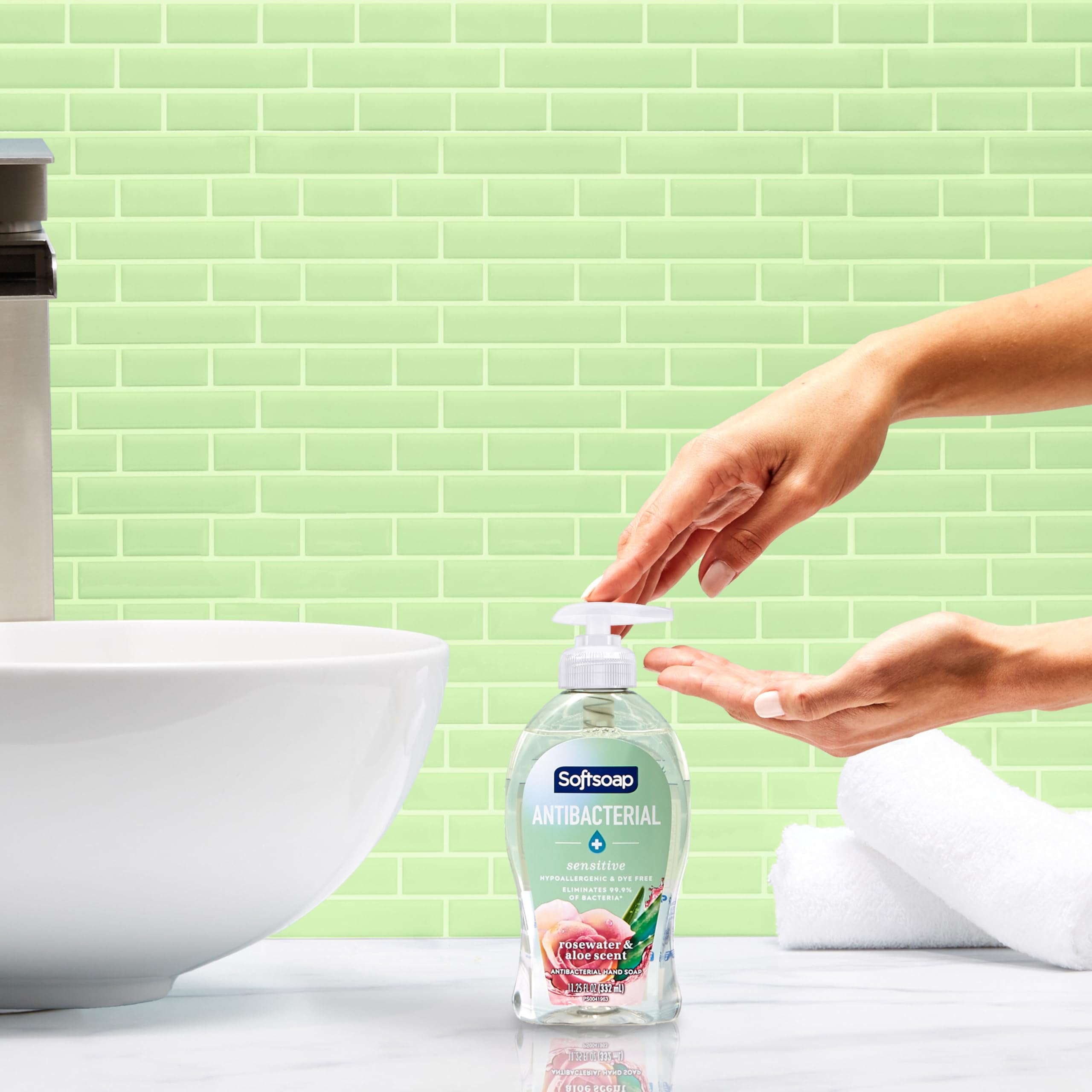 Softsoap pump dispenser closeup highlighting easy single-handed use