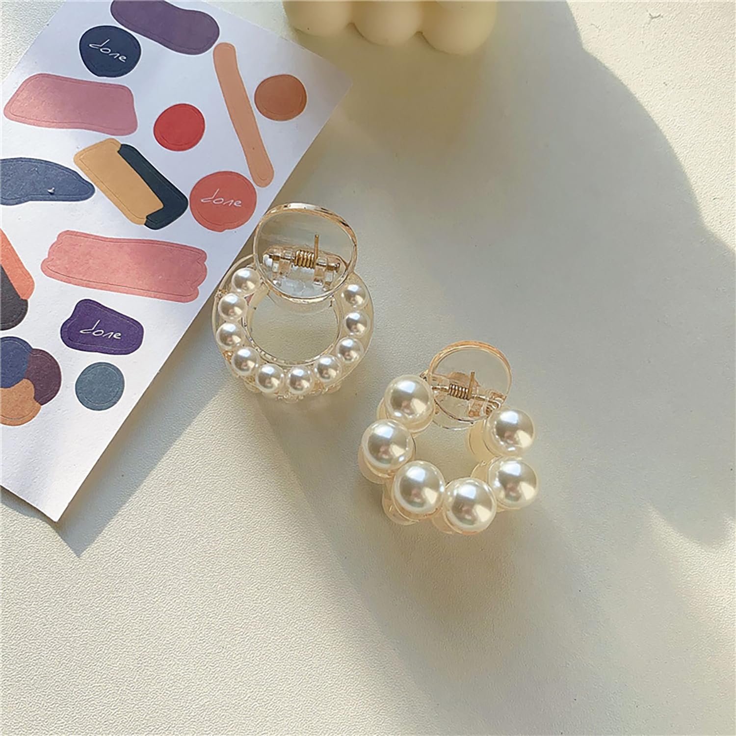 SONGJIE clips on dressing table lifestyle scene conveying convenient everyday benefit