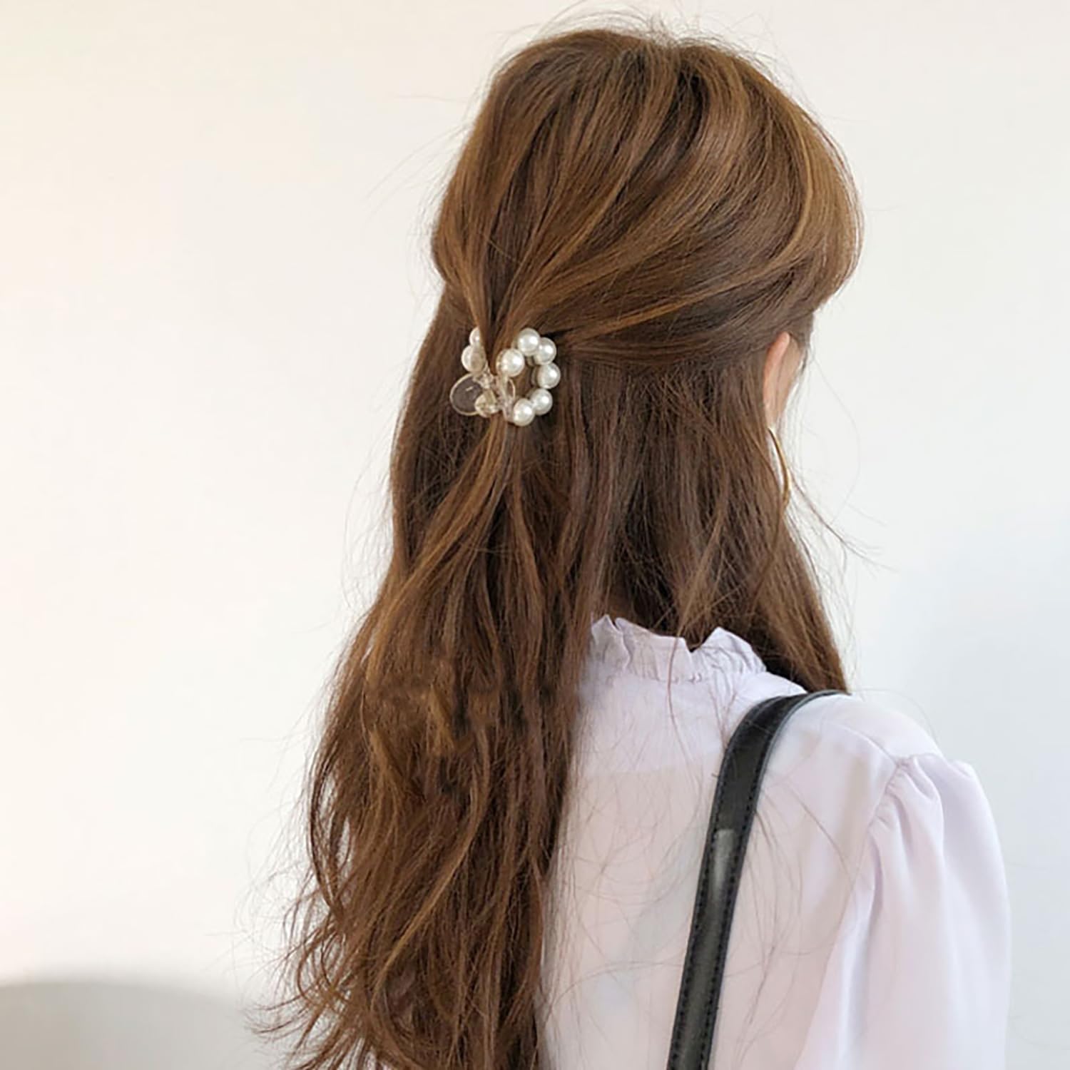 SONGJIE close-up of faux pearl detail highlighting refined decorative benefit