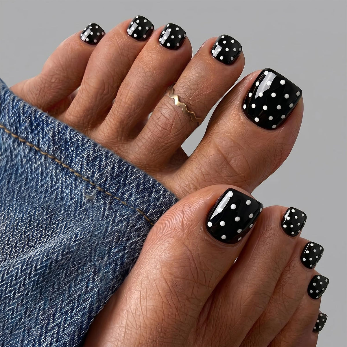 Spebozy front packaging showing polka dot toes and kit contents benefits quick prep