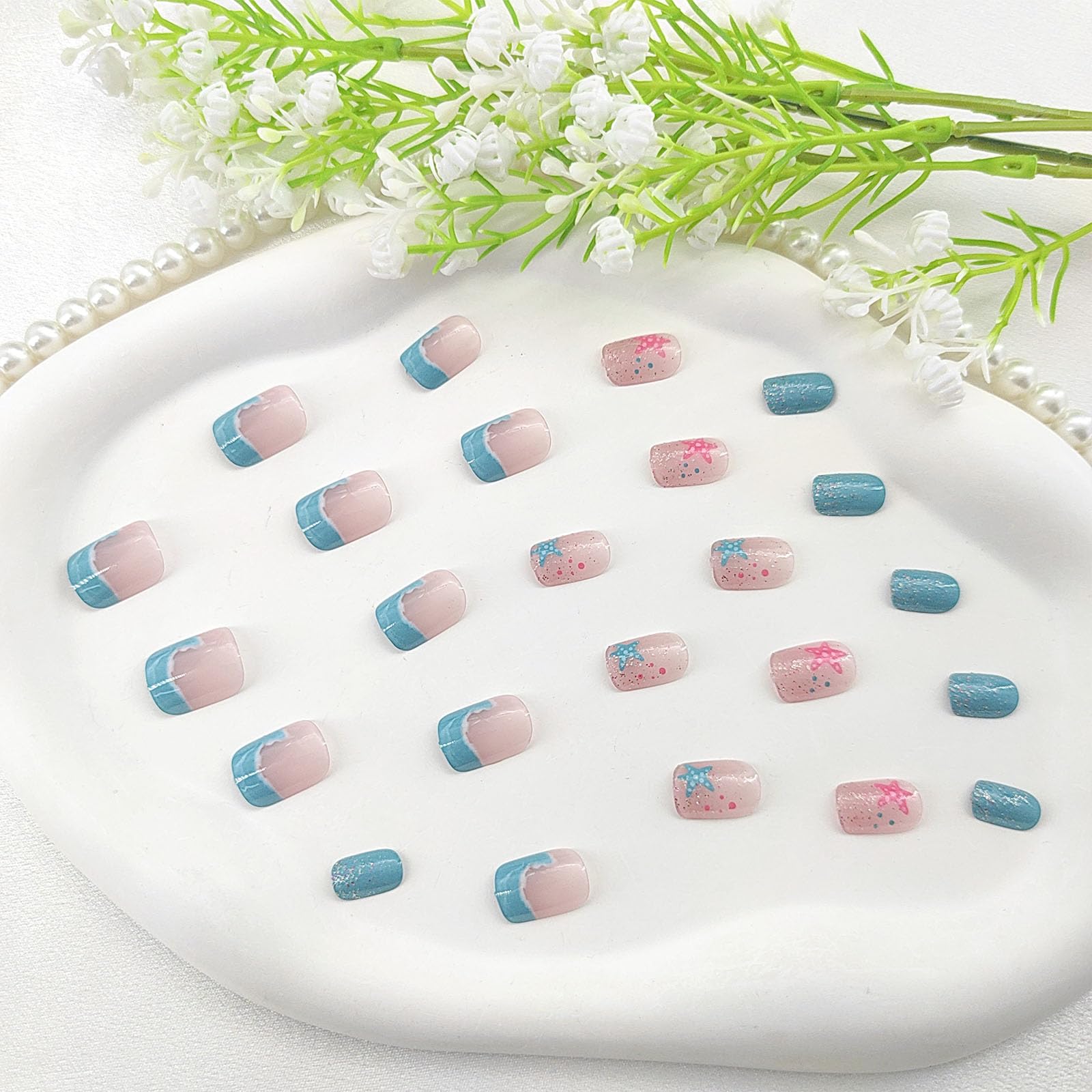 SRIMNUYY on-hand short square nails demonstrating wearable summer look