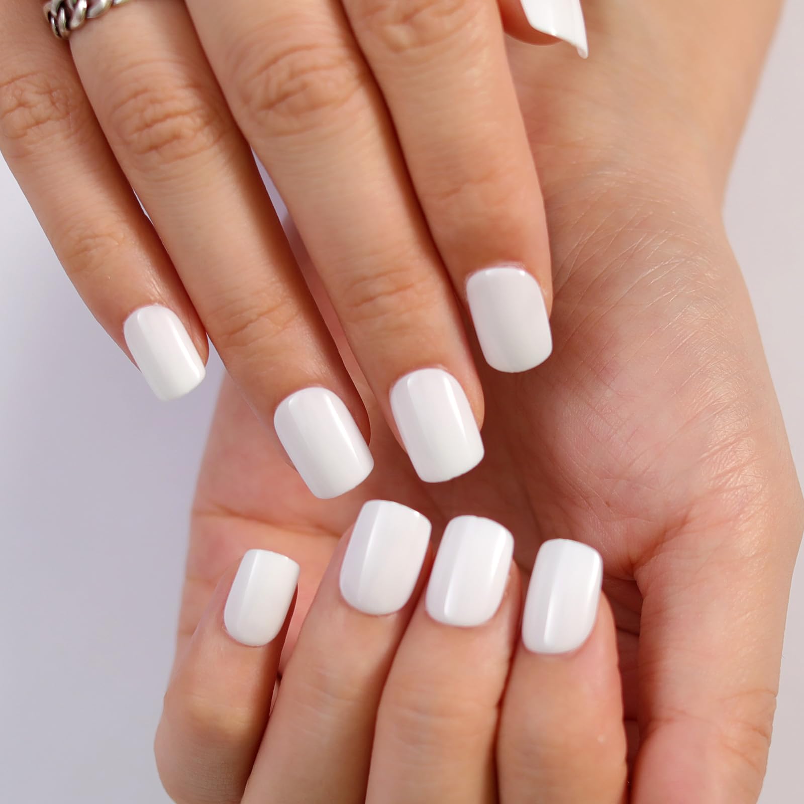 Stbisen close-up of glossy soft-gel finish highlighting durable shine and polish-free look