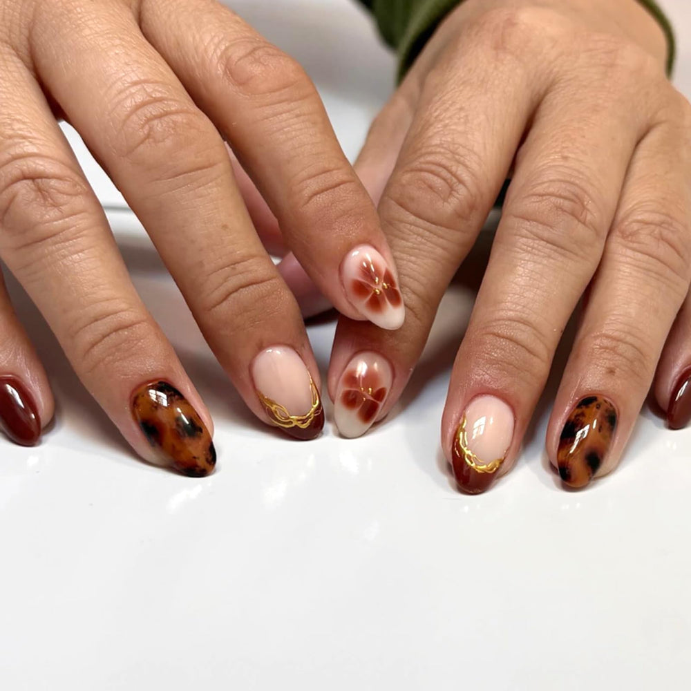 stbisen front packaging showing 24-piece reusable nail set and benefits