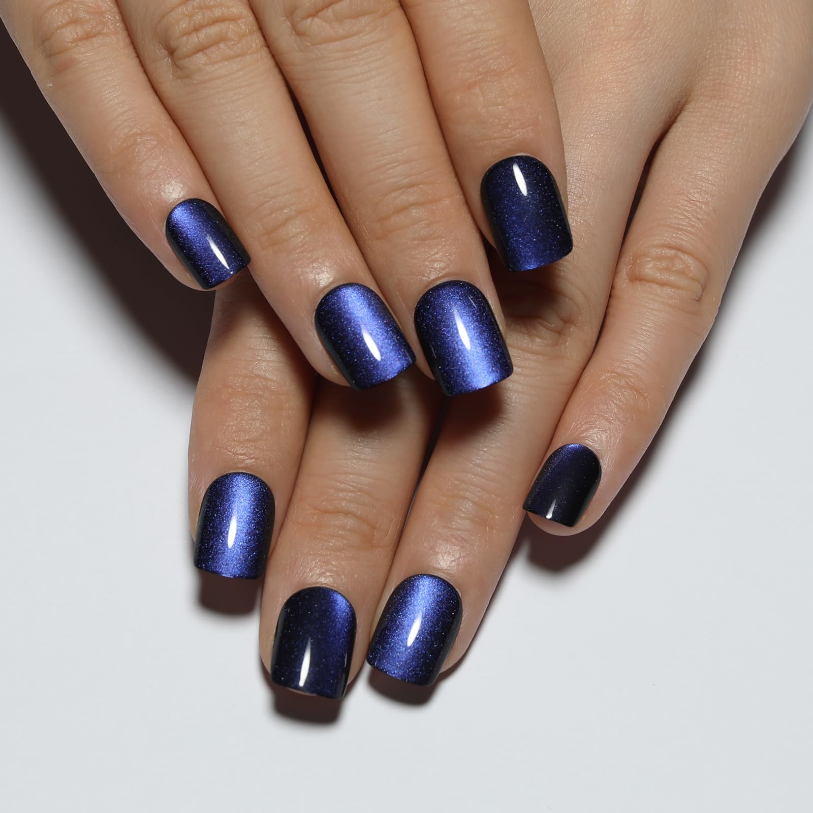 Stbisen close-up texture showing thick fingertip gel finish for durability