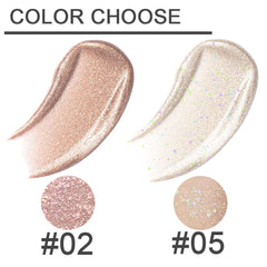 SUAKE close-up applicator tip revealing precise applicator for controlled glitter placement