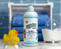 Suavecito child smiling in bath showing no-tears comfort benefit