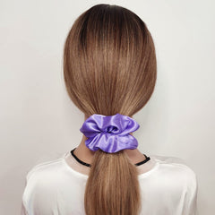 Sufermoe close-up of satin texture highlighting smooth fabric to protect hair