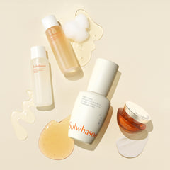 Sulwhasoo cleansing foam pumped to show airy foam that lifts impurities gently