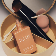 Summer Fridays ingredient display highlighting hyaluronic acid and tiger grass