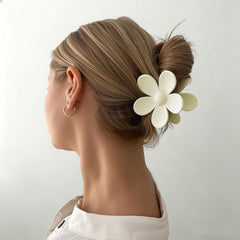 Sunolga clips styled in thick hair bun demonstrating secure hold benefit