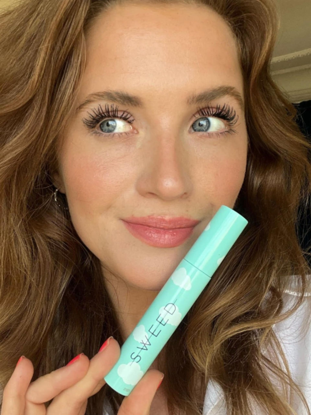 Sweed mascara texture swirl demonstrating buildable, glossy formula
