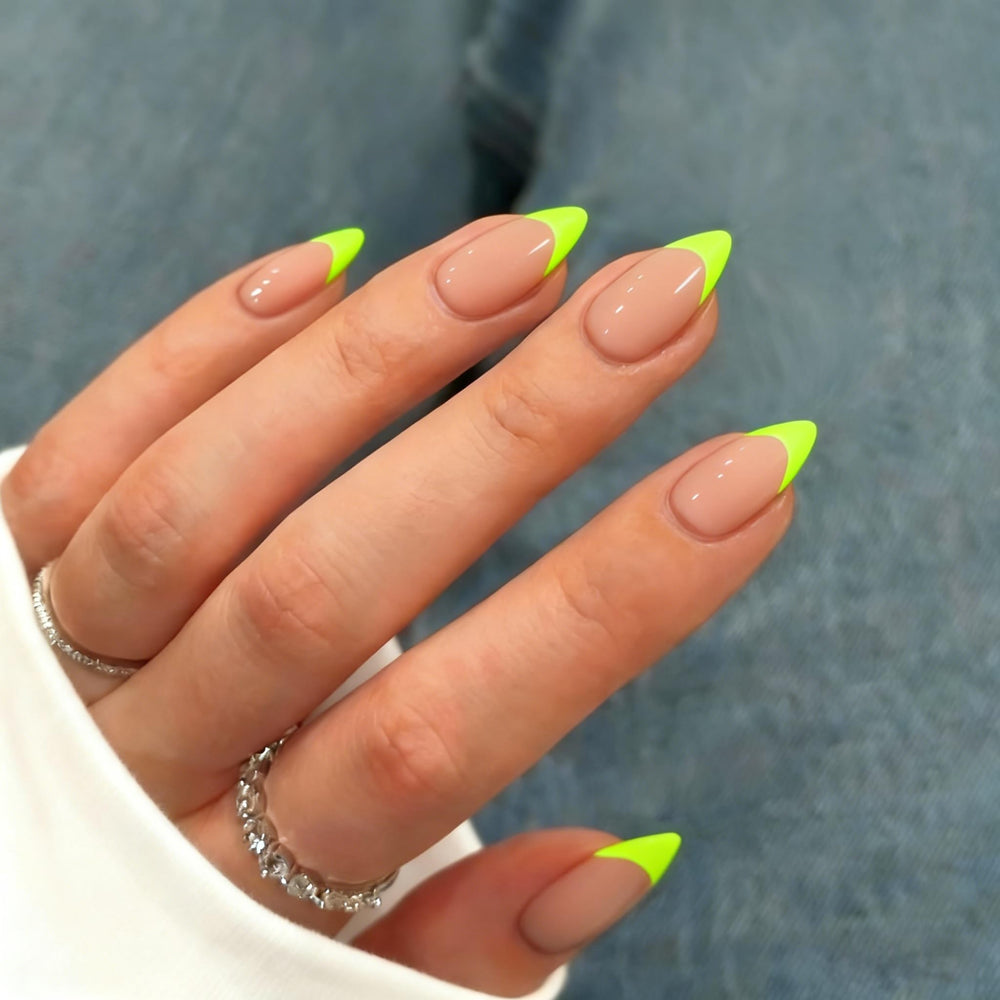 SXVME close-up of gel texture highlighting reinforced tip strength and smooth finish
