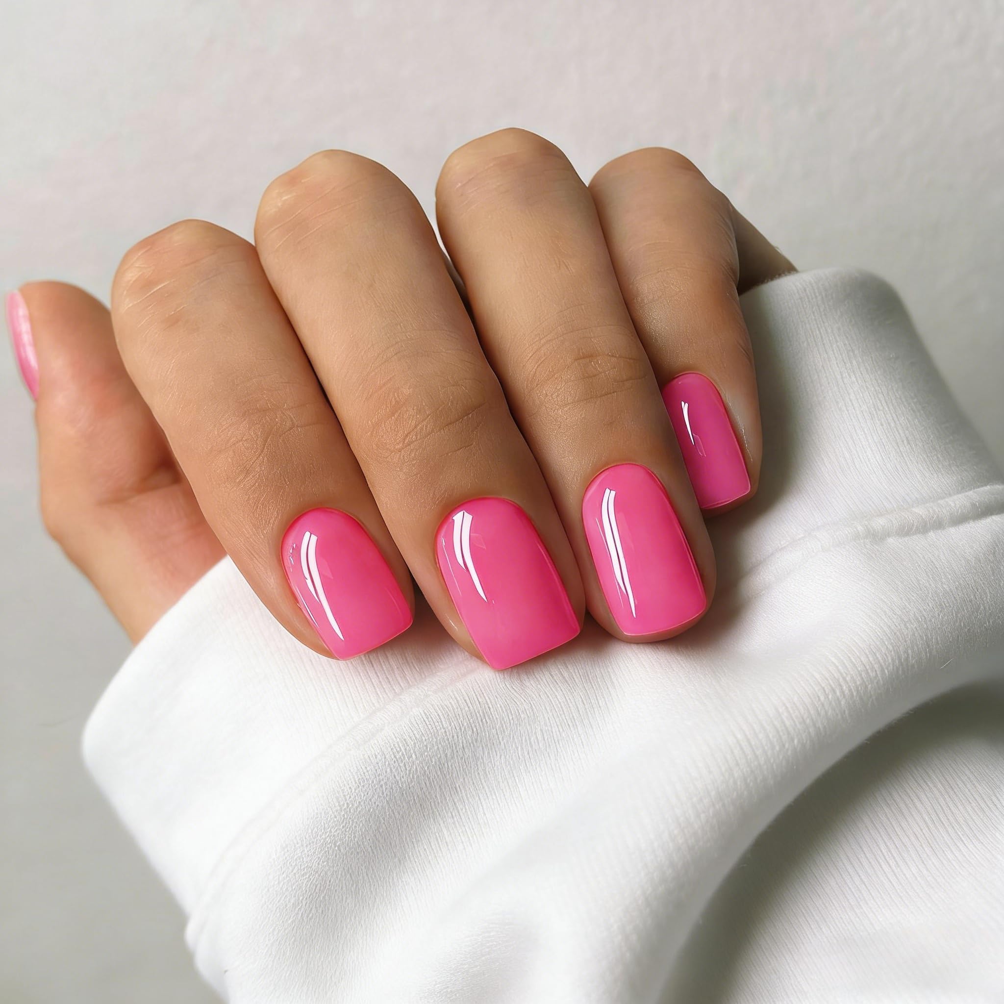 SXVME close-up of soft gel sheen highlighting glossy finish and chip resistance