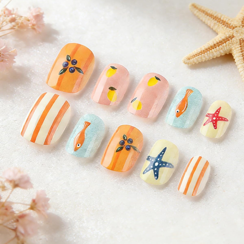 SYPAFG striped accent nail detail offering bold contrast and glossy shine