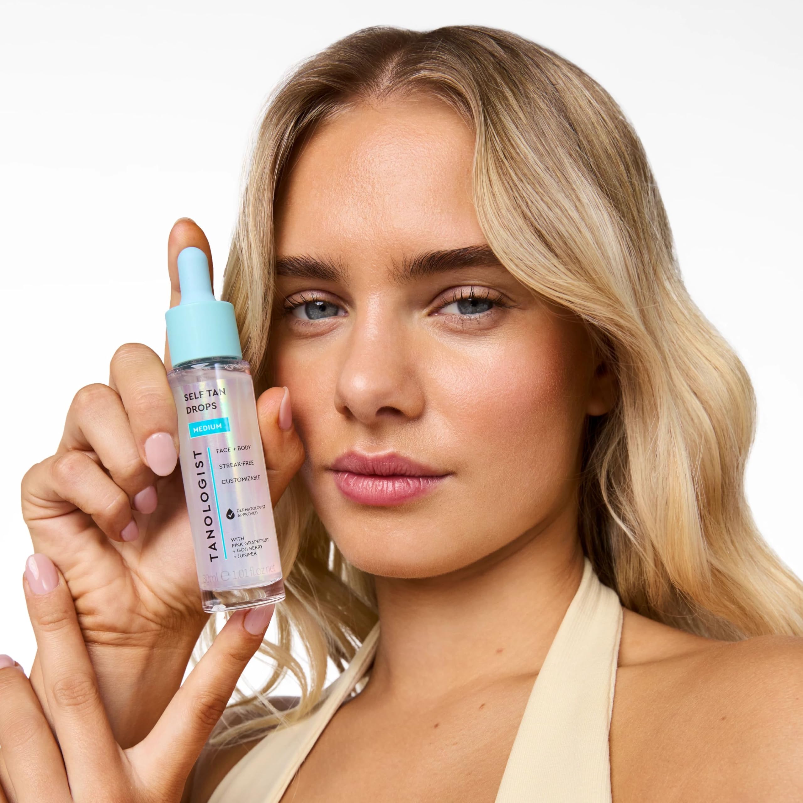 Tanologist ingredients display pink grapefruit and goji berry, highlights skin hydration