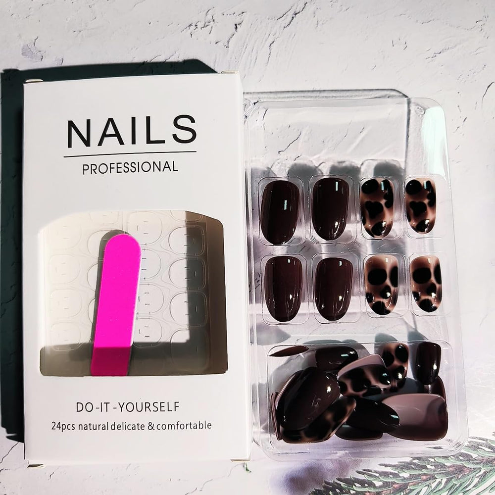 TANYOOTO nails worn with outfit showing wearable everyday style