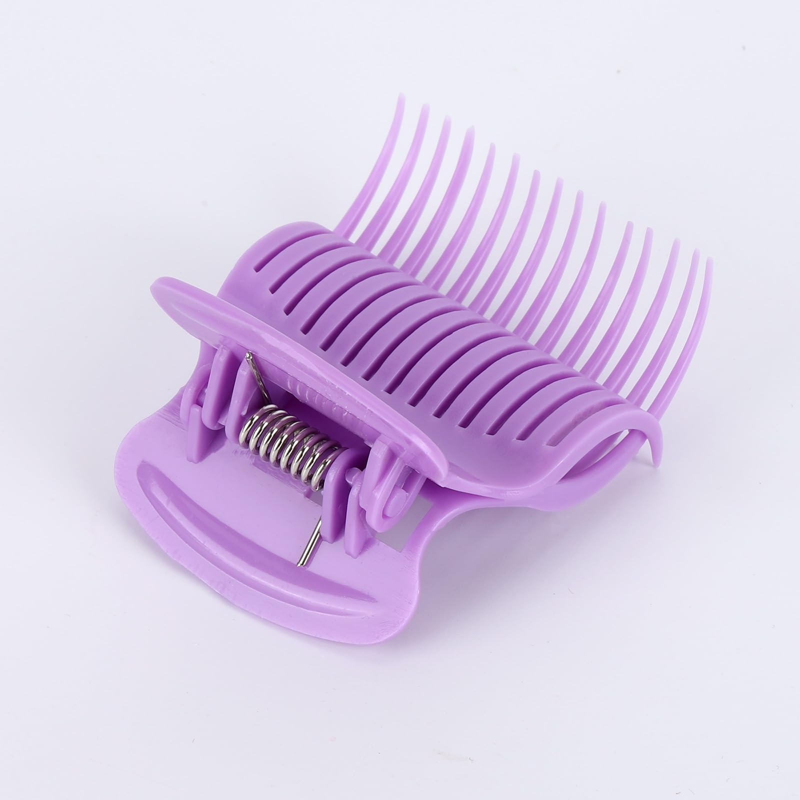 Tbestmax clip holding a hot roller demonstrating heat resistance benefit
