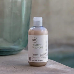 Tea Tree ingredients Kakadu plum and pea peptides highlighting botanical strength