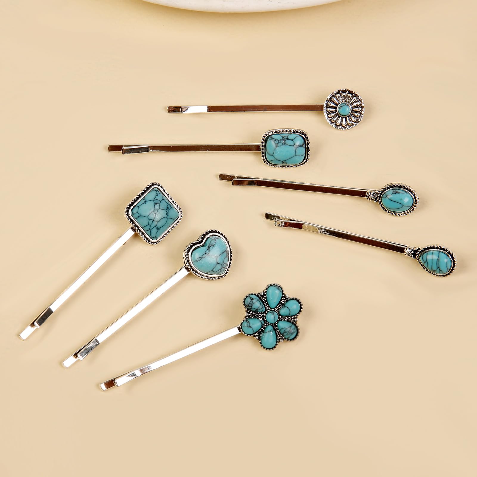 TEBIEKOY close-up of turquoise stone detail, showing vintage charm