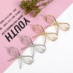 TEBIEKOY hairpins arranged as gift set, ready for giving