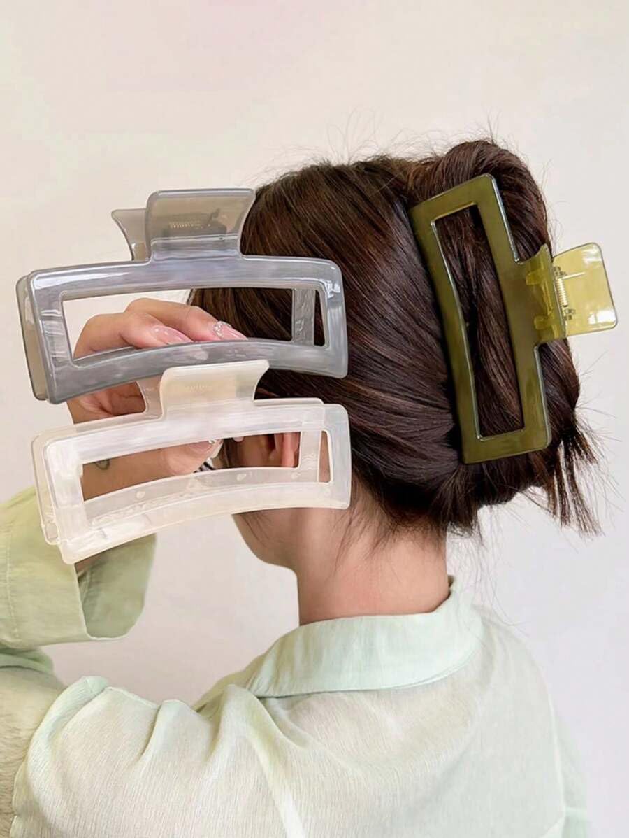 TEBIEKOY clip opened near 180 degrees demonstrating wide grip capacity