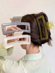 TEBIEKOY clip opened near 180 degrees demonstrating wide grip capacity