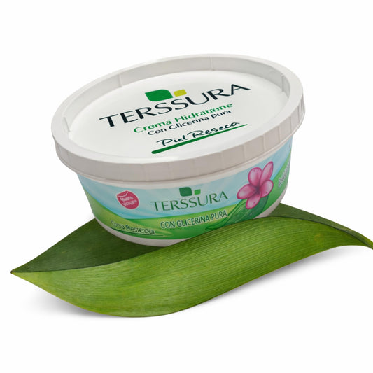 Terssura cream texture close-up highlighting smooth spreadability benefit
