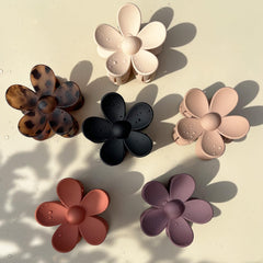 Tetizo clips on vanity during skincare routine, tidy-hair benefit