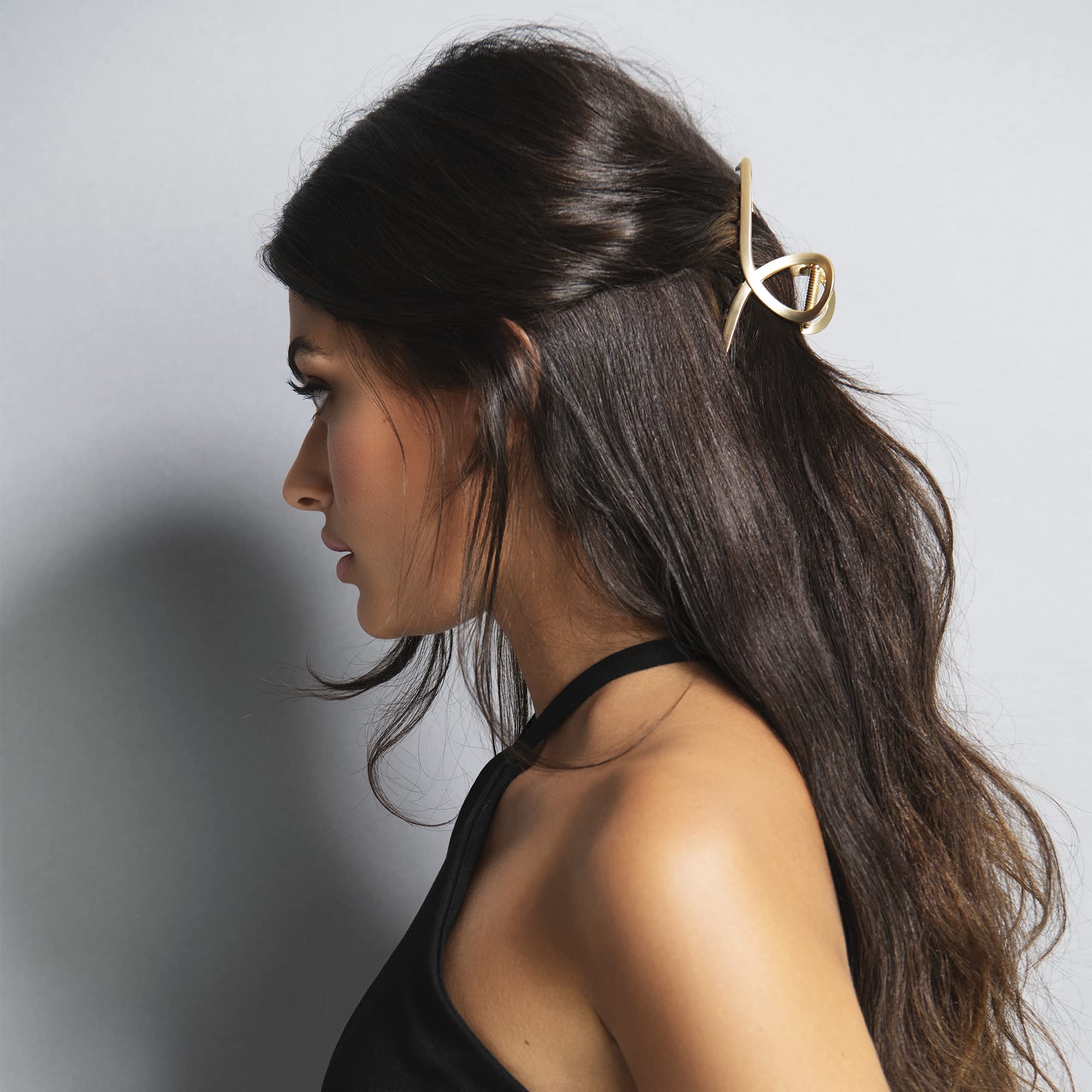 The Hair Edit close-up of soft gold finish highlighting smooth texture and luxe look