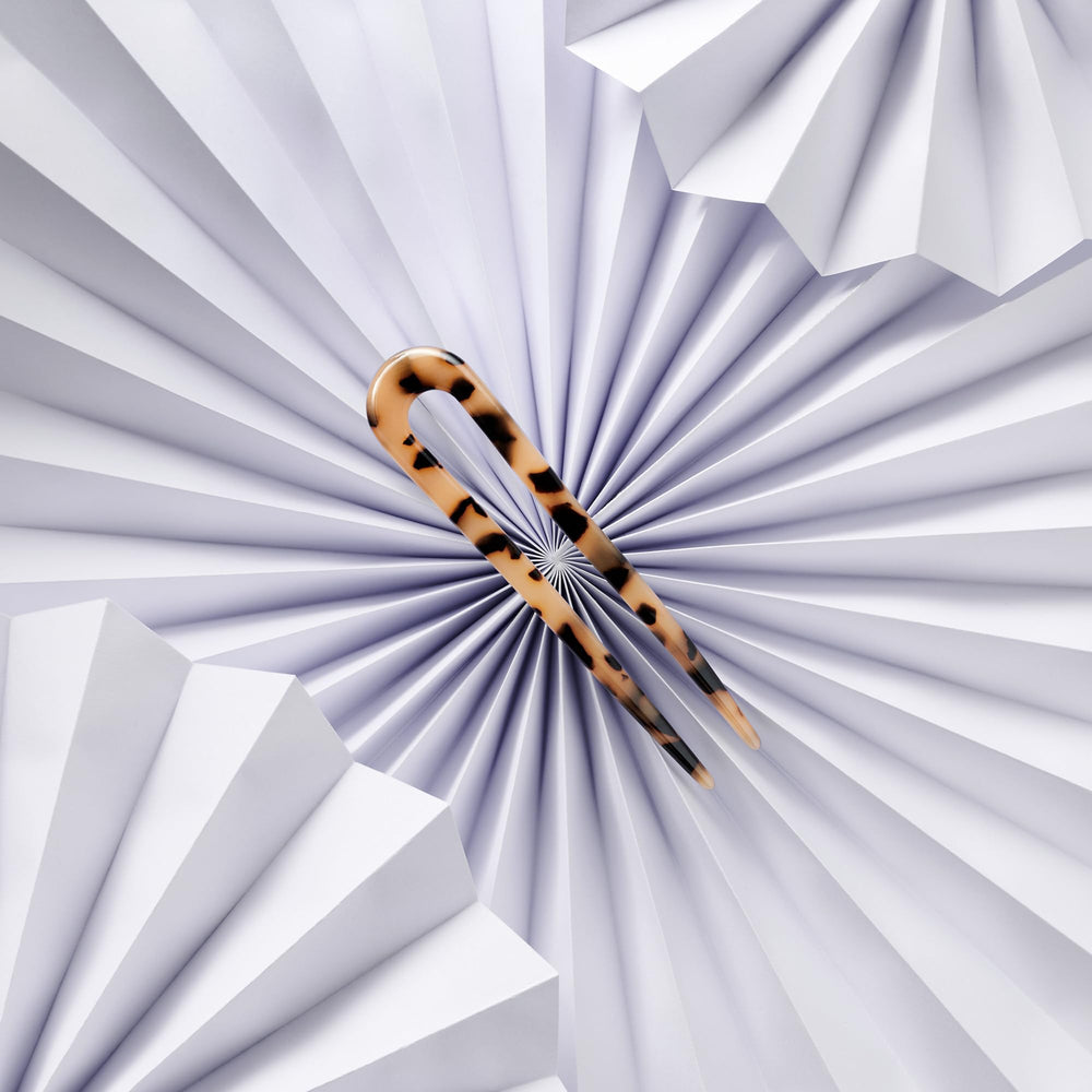 The Hair Edit prongs detail shows thick prongs for strong, no-slip grip