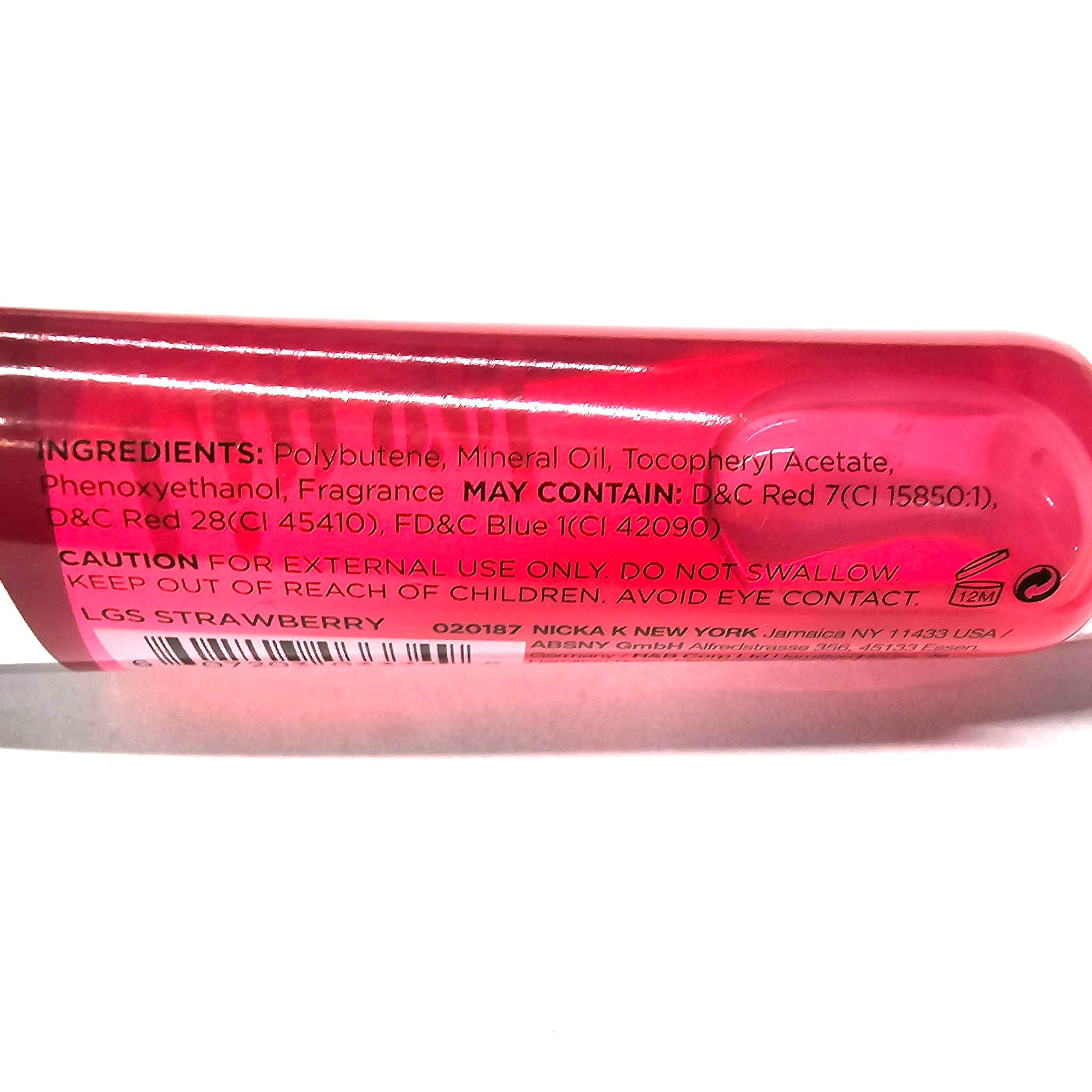 Applicator tip of The Make-Up Artist Project showing precision application and easy glide