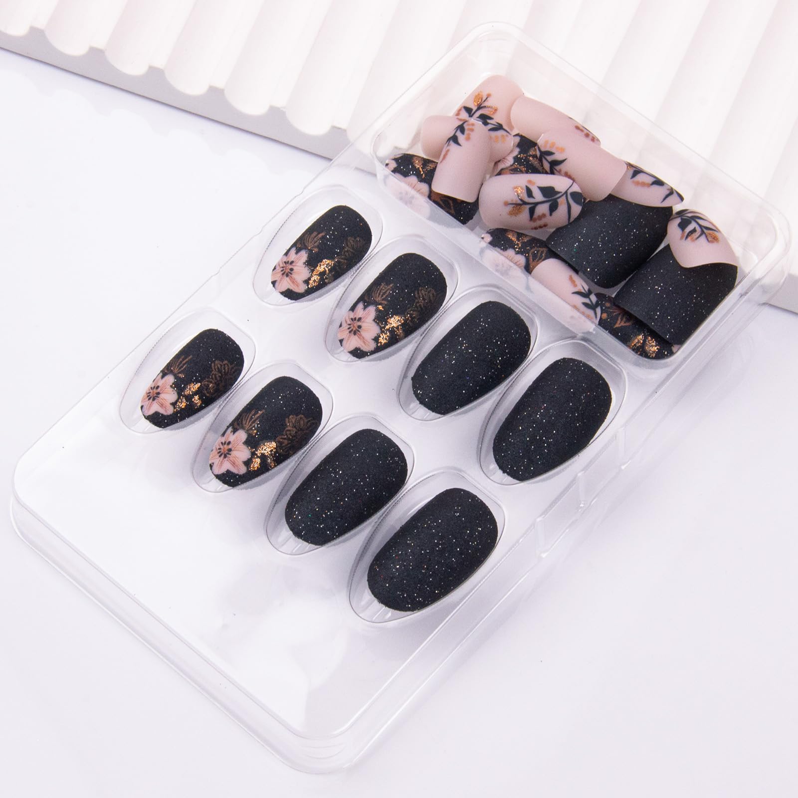 Thuoxde nail edge thickness detail demonstrating crack-resistant durable design