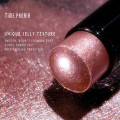 TIMEPHORIA Chromite applied to eyelid demonstrating instant metallic shine benefit