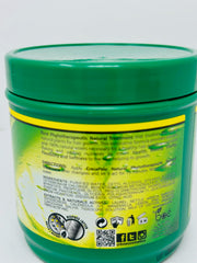Tipiak creamy conditioner texture close-up demonstrating rich hydration and spreadability