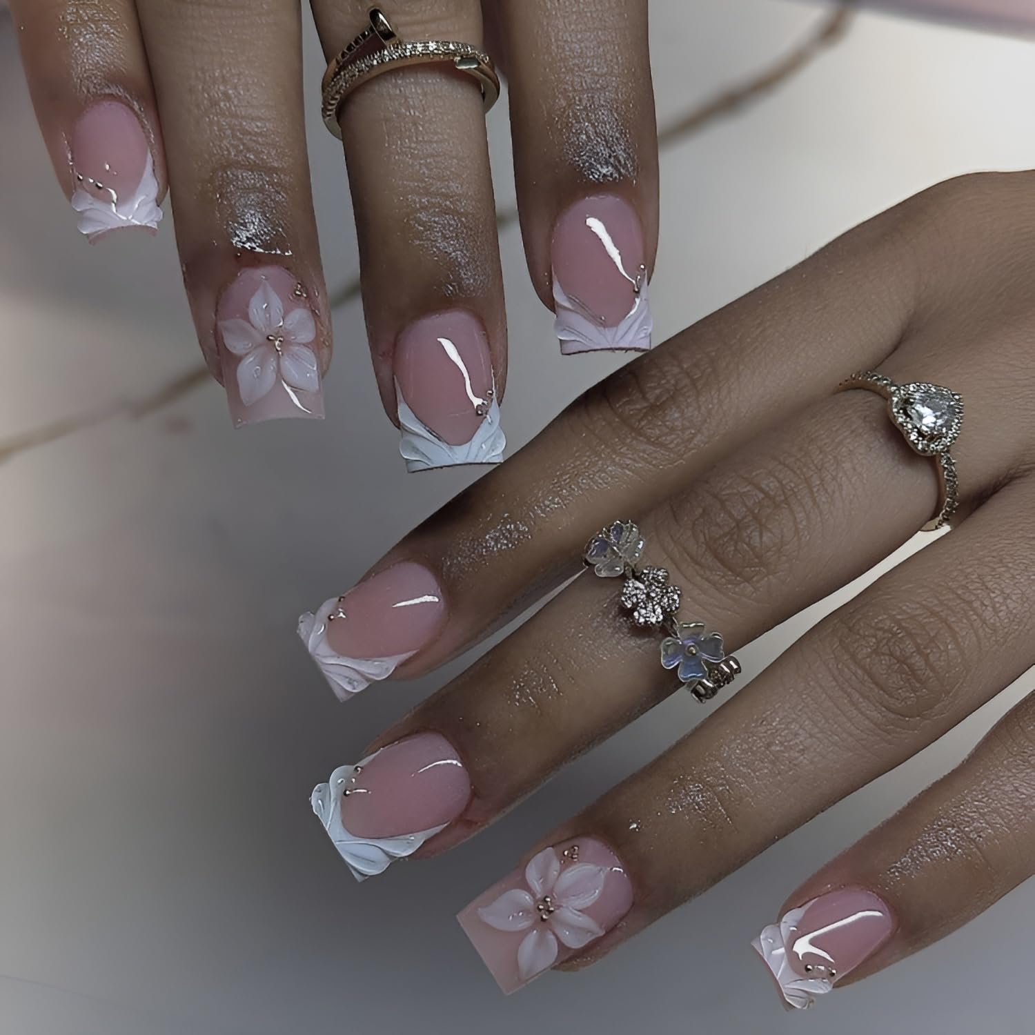 Tnbuokas front packaging showing white French tip set and benefits of ready-to-wear nails