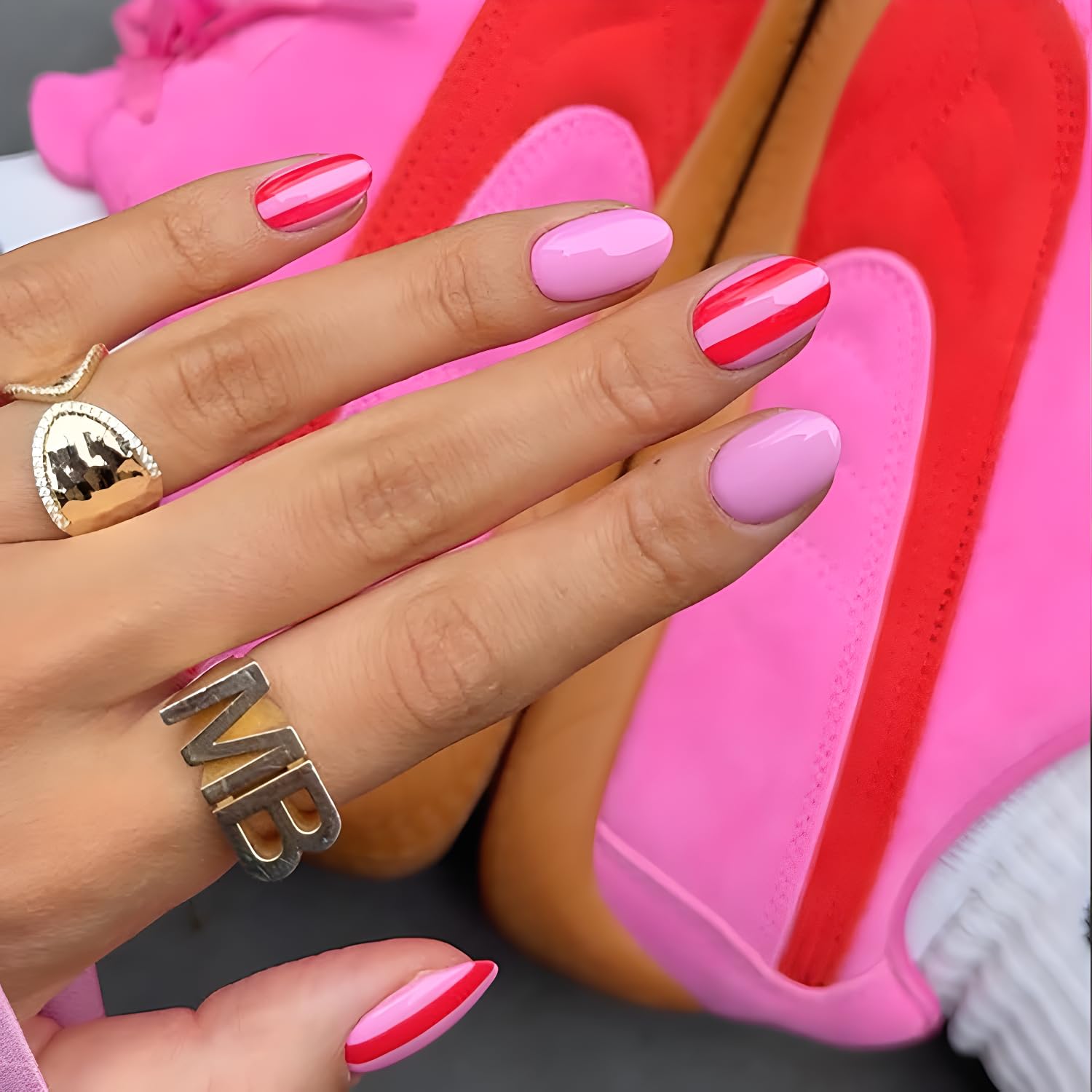 Tnbuokas glow-in-the-dark demo showing nighttime visibility benefit