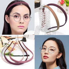 TOBATOBA hand holding headband illustrating flexible size and scale