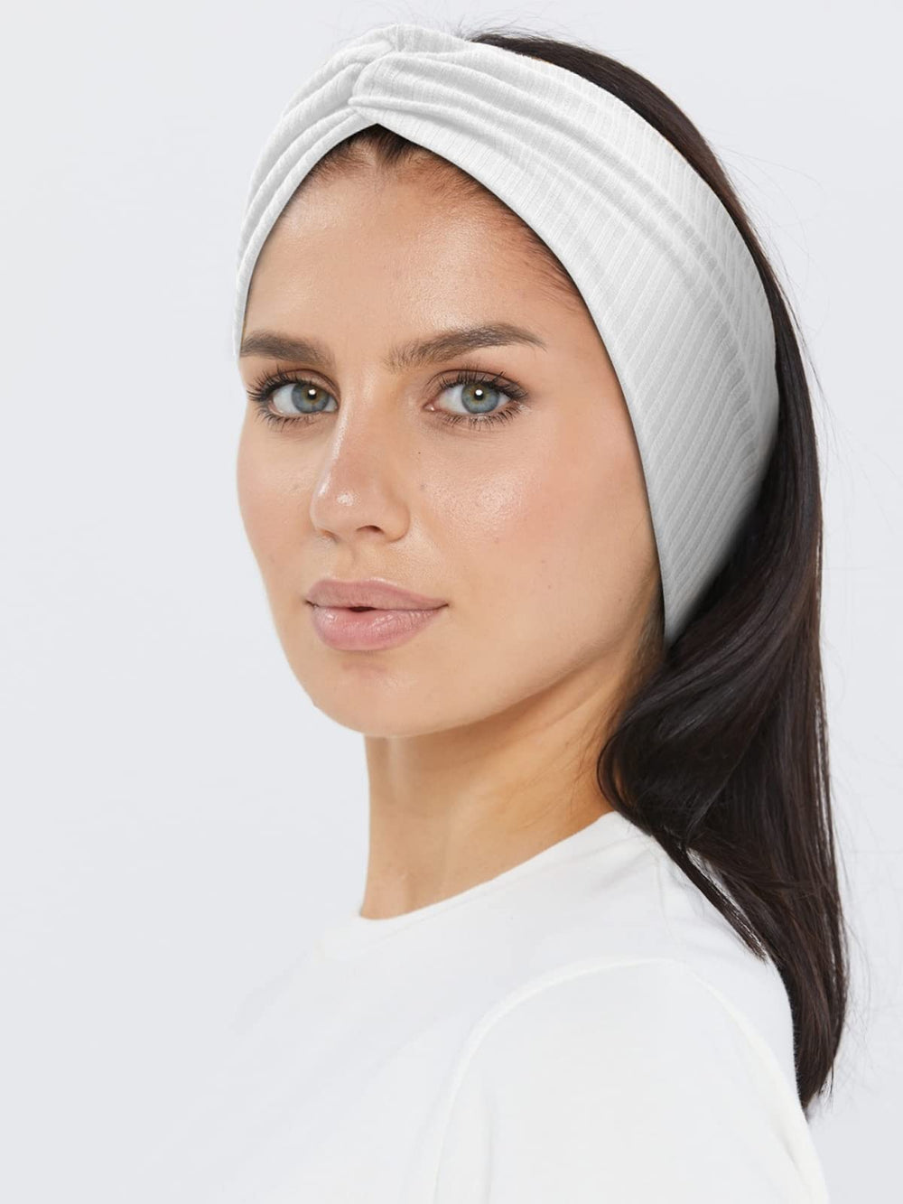 Tobeffect elastic back stretch illustrating adjustable fit and grip